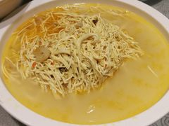 蟹粉煨干丝-东方明珠老上海8号餐厅(东方明珠广播电视塔店)