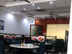 大堂-红色湘菜馆(春风店)