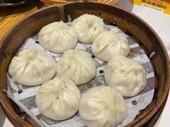 鲜肉小笼包-馋三尺蟹粉小笼(人民广场店)