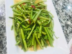 -光海鲜鱼翅餐厅(叻差拉披色路店)