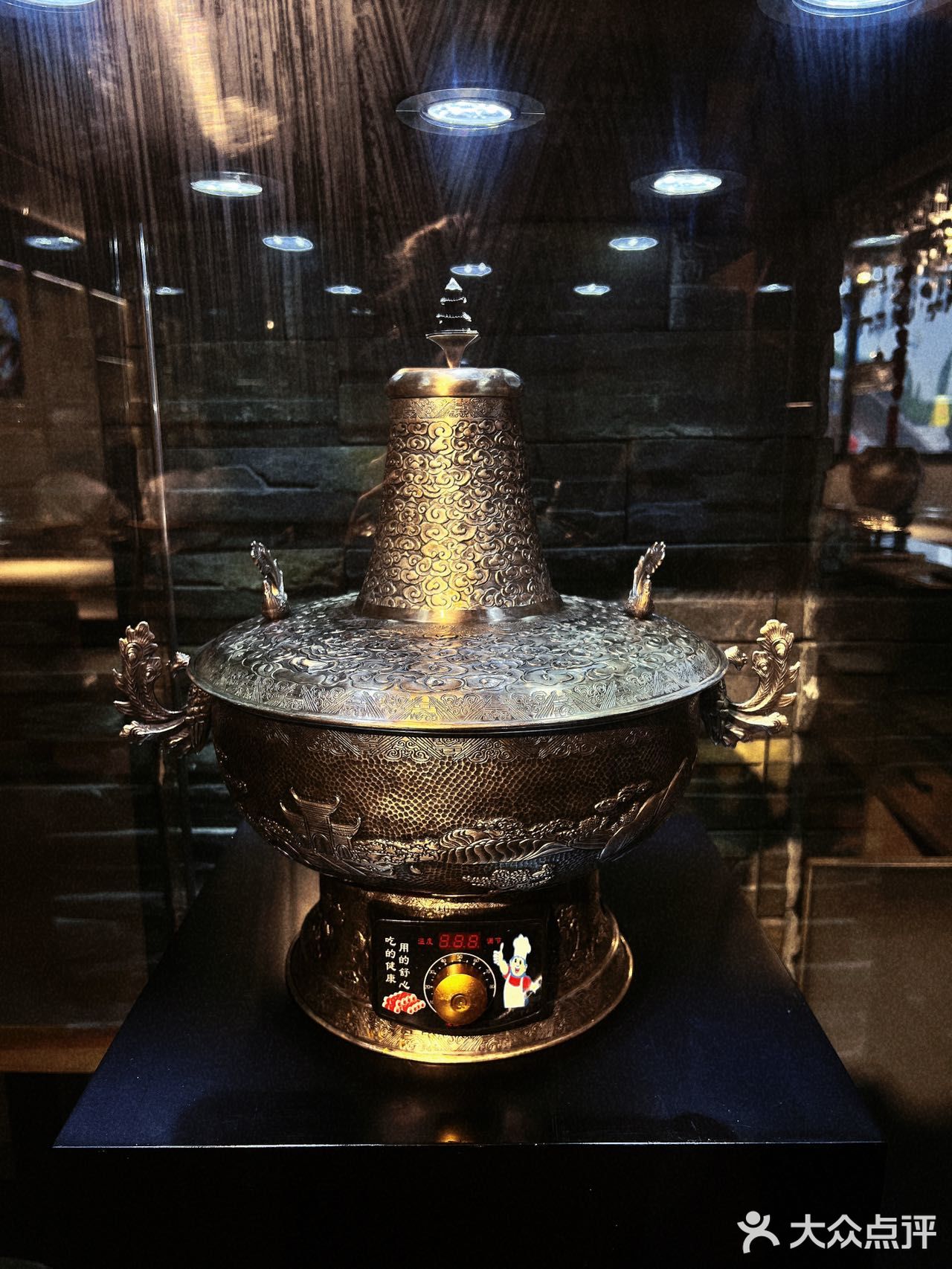 贵阳旅游| 甲秀楼对面贵州特色小吃集合地