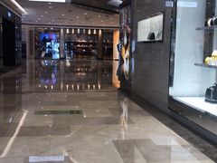 -MONCLER(武汉国际广场店)