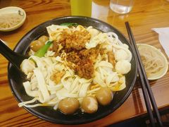 -丽虹云南过桥米线(兴工街店)