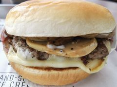 蘑菇牛肉汉堡-FATBURGER 特富客汉堡(外交公寓店)