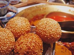 蛋黄麻球-哥老官重庆美蛙鱼头(松江地中海十八哥店)