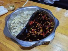 -何氏串串香火锅(翠亨店)