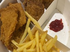 -麦当劳(上海虹桥站30B检票口楼上)