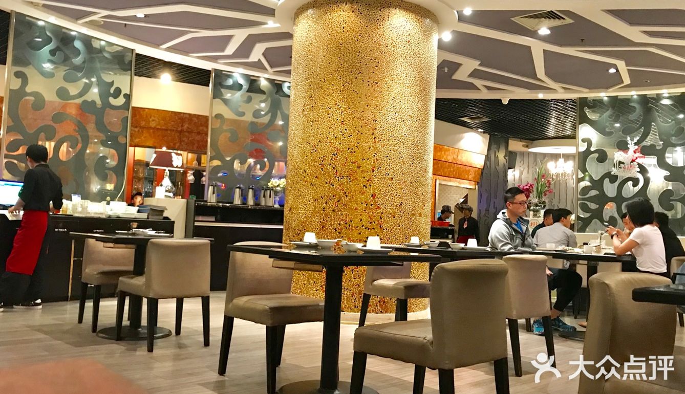 10年都可以算老了。晚上9点，大多是早夜宵客人