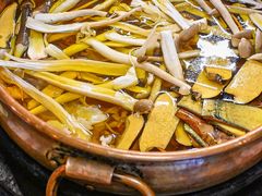 -阿山卓·野生菌火锅·纳西火塘烤肉