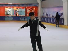 -正佳冰河湾真冰滑冰场