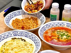 -李与白包子铺(桐梓林店)