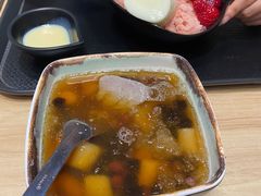 芋见草莓冰沙-鲜芋仙(宝地广场店)