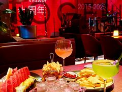 -FOUR PLAY BAR