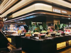 -钱小奴海鲜自助黑金店(杭州滨江龙湖店)