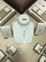 -六福珠寶(苏州人民商场店)