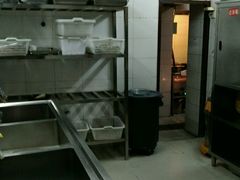 洁净的厨房-深山老屋(张江店)