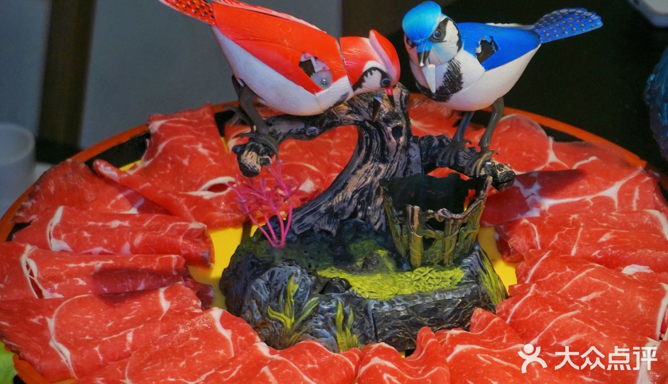 大口炫肉的过瘾四宫格|鸭血豆腐|扯面随便吃