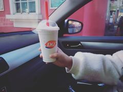 经典草莓奶昔-DQ·蛋糕·冰淇淋(民勇嘉泰店)