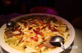 Old Jar Sichuan-Style Acidic Cabbage with Fresh Perch