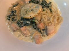 三文鱼菠菜面-TAMATI(巴黎贝甜韩式西餐厅店)
