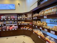 面包甜点陈列柜-红宝石·鲜奶小方·海派西点房(联洋店)