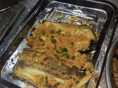 被人拦腰截断的茄子-小民大排档(光谷店)