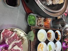 -围炉肉舍•炭烤活鳗•丹东海鲜烤肉(步行街店)