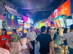 -泰龙城小吃街