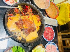 -周小明火锅(黑金冠社区店)