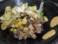 -粘豆包柴火铁锅炖