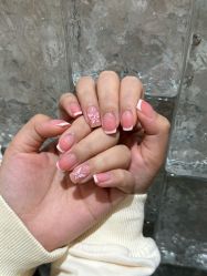 -花岐款式专研健康美甲沙龙