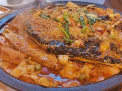 -鸣记脆皮烤鱼·海鲜烤鱼(三八广场店)