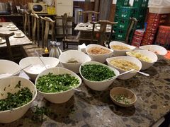 自助调料区-肖肖酸萝卜鱼火锅(总店)