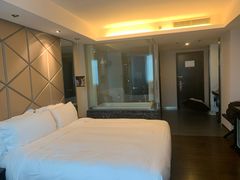 -桔子酒店(上海西藏北路地铁站店)