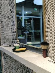 -PE SALON 