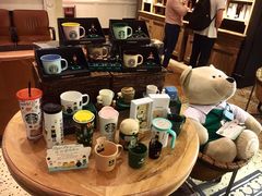 零售区-星巴克臻选(广州沙面店)