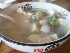 纹蛤豆腐汤-地方名吃海鲜大馅蒸饺(北戴河店)