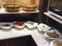 自助调料区-俭让佬妈现卤串串(温江总店)