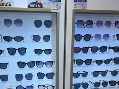 -美式眼镜·授权蔡司.依视路.尼康.豪雅.明月(人民广场店)