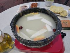 -墨脱石锅椰子鸡•香草鸭•东山羊(大东海店)