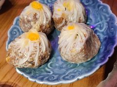 蛋黄芝士纸皮烧麦-鑫震源·苏式大虾生煎(山塘街店)