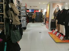 -优衣库(上海正大广场店)