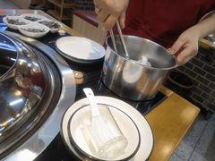 -炖四方东北铁锅炖·烧烤小龙虾(中豪国际店)