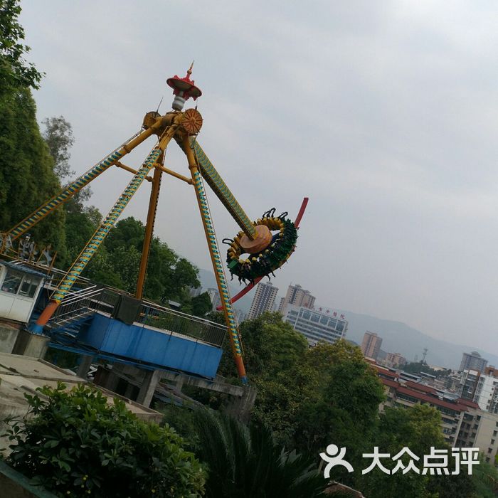 广元凤凰山公园游乐场图片