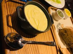 -恰餐厅及酒吧 CHAR Bar & Grill (北京丽都皇冠假日店)