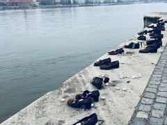 -多瑙河畔鞋履雕塑