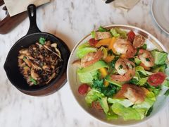 柠檬汁拌扒鲜虾牛油果沙拉-G+KITCHEN(龙湖狮山天街店)