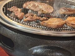 -围炉肉舍•炭烤活鳗•丹东海鲜烤肉(步行街店)