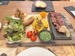 -Mark&Mars Restaurant