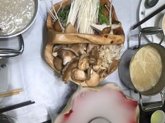 -红鼎豆捞·非遗鲍皇汤火锅(宝丰路店)